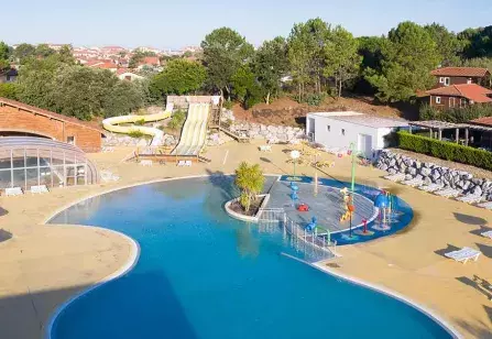 Piscine du camping La Plage vu en drone 