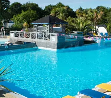 La piscine du camping Domaine de Kerlann