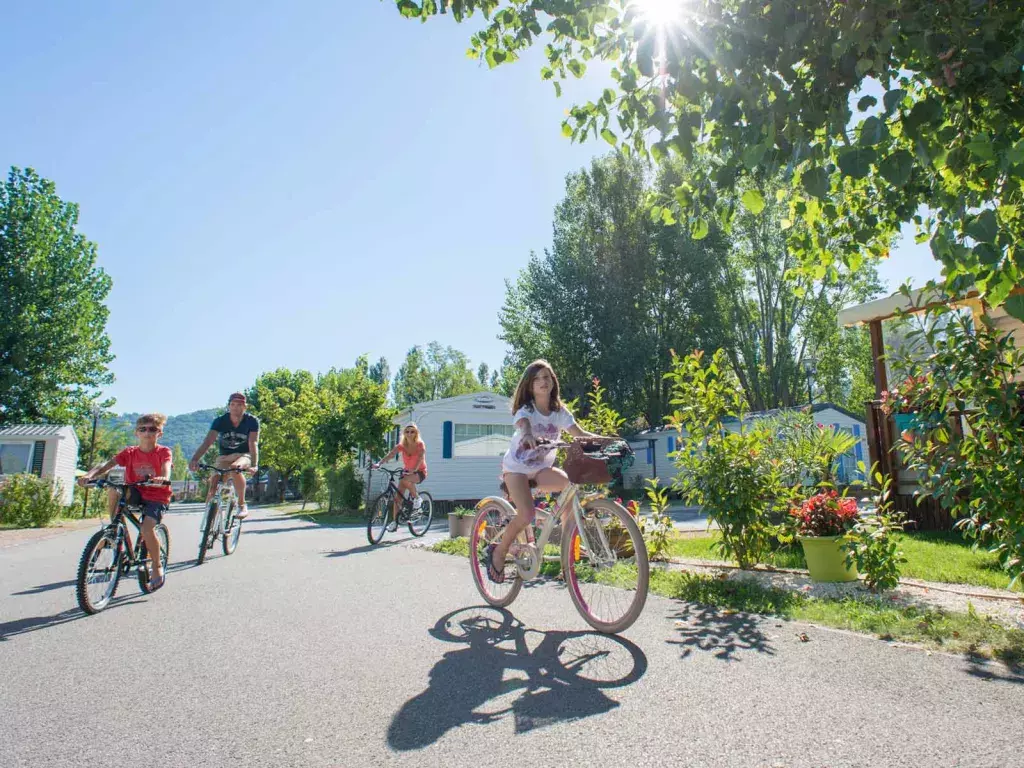 Les parfaites activités à faire en famille au camping Siblu Villages Les Rives de Condrieu 3