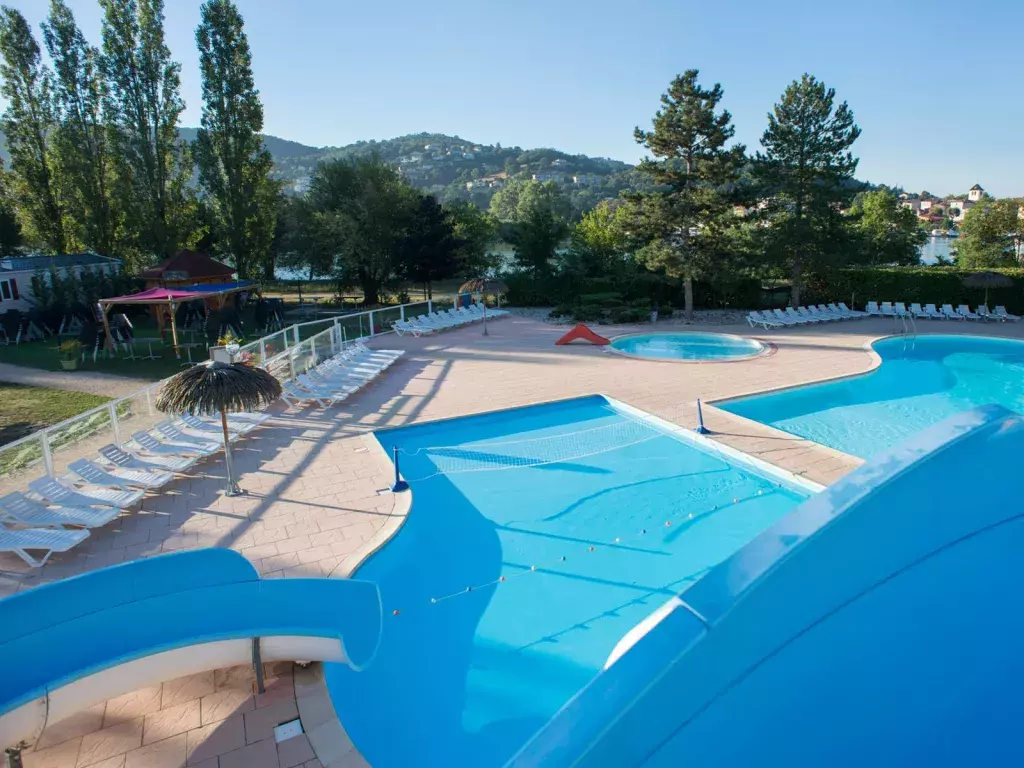 Le sublime complexe aquatique du camping Siblu Villages Les Rives de Condrieu 4