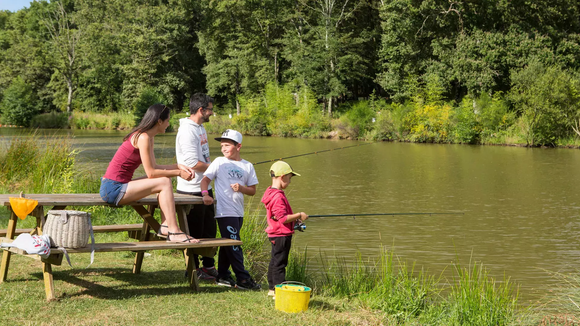 Vivre sa passion en famille la pêche en vacances au camping