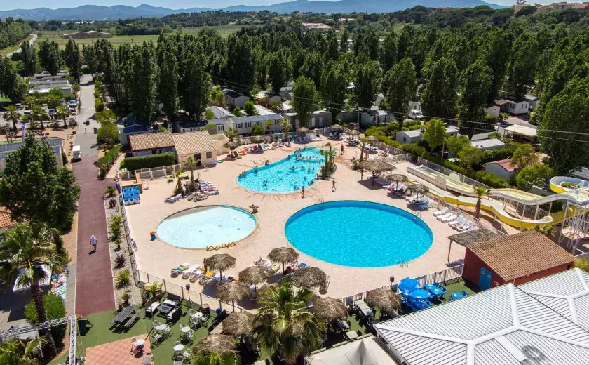 La magnifique vue aérienne du camping Siblu Villages Le Montourey